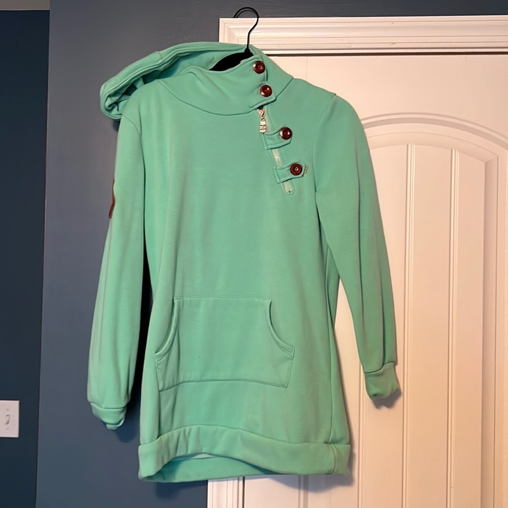 Alaska Chicks Assymetrical Long Hoodie
